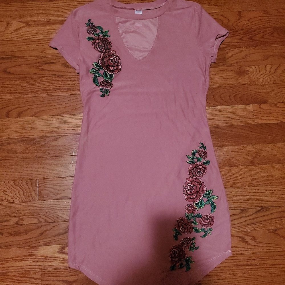 Pink mini dress with rose embroidery